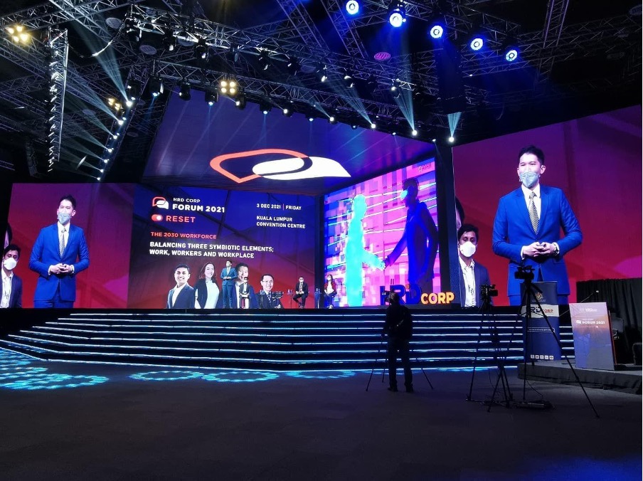 Michael Teoh on stage